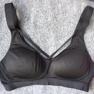 2/$30 Victoria's Secret Black Strappy Sports Bra